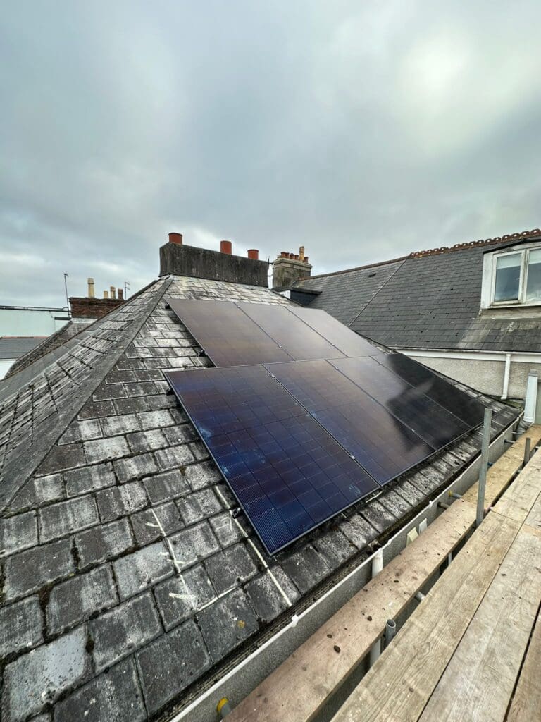 plymouth solar battery storage
