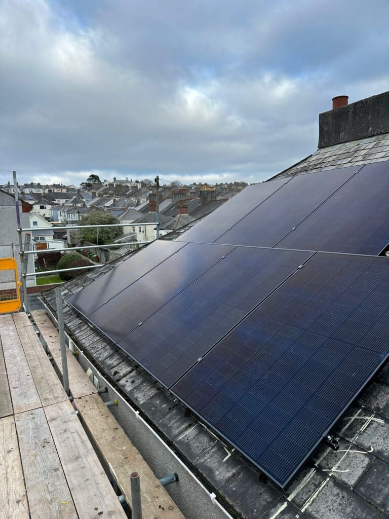 plymouth solar battery storage